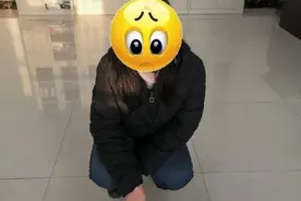 大胆女子！监控底下行违法事被全程记录还浑然不知~图片