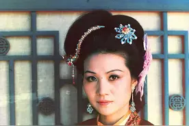红楼梦中赵姨娘总是惹事生非，是个愚妇？她才是贾府最清醒的女人图片