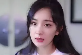 杨幂又因一句话惹争议，怼粉丝胖遭骂搞身材焦虑，被嘲雌竞第一人图片