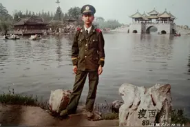 寻南京籍女战友刘宁，当年你送我一张抄着《乡愁》的贺卡，我到现在还记得它的样子......图片