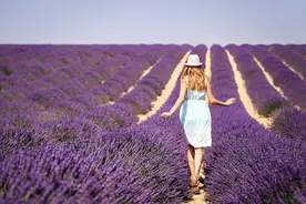 女人一旦动情了，就会把这些东西给你，给不了就是玩玩而已图片