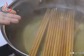 筷子发霉不要扔，只需往水里加点它，煮一下用10年都不会发霉图片