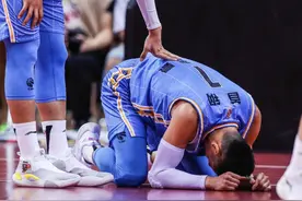 京媒：恭喜首钢全须全尾走出球馆，这是丑闻，是明目张胆打家劫舍图片