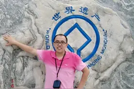 广州市番禺区市桥西丽小学梁鸿彬：执着杏坛，乐于奉献图片