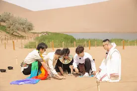 《极限挑战6》贾乃亮现“悬浮术”岳云鹏成“异心人”图片