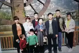 郭威的人设将崩塌？杜新枝声讨：养育了28年，竟然把我踩在脚底下图片