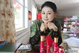 “谢大脚”于月仙去世，小沈阳发文：不敢相信，小姨一路走好图片