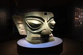 神秘莫测的三星堆，青铜大立人竟是几千年前的“奥特曼”图片