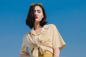 管它流行什么色，黄黑皮女生穿好这5个“颜色”，显白又显气质图片