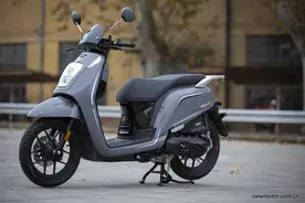 国产首款混动风冷大轮踏板即将面市图片