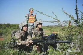 国产新型榴弹发射器亮相 我山地部队又添火力利器图片