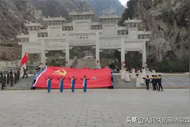 演唱《红梅赞》别样庆“三八”图片