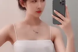 爆笑GIF：来自女友的神奇技能，给肚子放气，我懵了图片