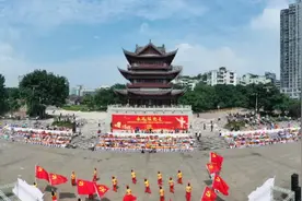 很燃很精彩~为建党百年送最美祝福 翠屏群众齐跳广场舞图片