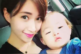 “精致”宝妈与“邋遢”宝妈的对比，同样带娃，差距怎么就这么大图片
