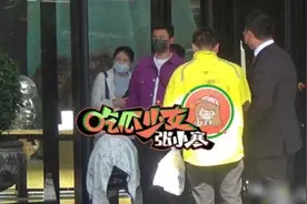 杜淳升级当爸，带早产女儿去医院检查，果然孩子能让一个男人成熟图片
