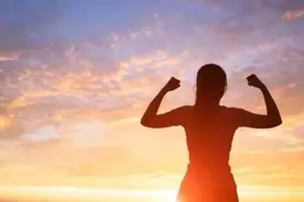 那些欺负你的人，多半是你教出来的图片