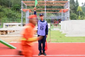 “火焰蓝”比武 | 穿梭于比武场上的幕后工作者图片