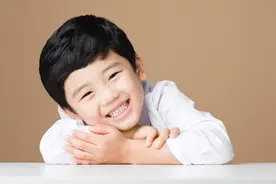 提升孩子演讲力，帮孩子克服怯场心理，家长做好三件事图片