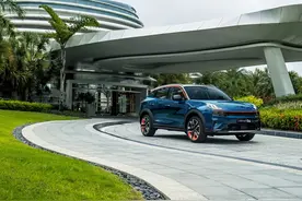 领克首款小型SUV-领克06正式上市！售价11.86万元起图片