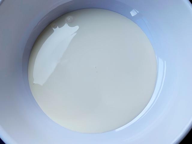 水果酸奶冻，到底是怎么做的？不是把酸奶放进冰箱里，但也不复杂