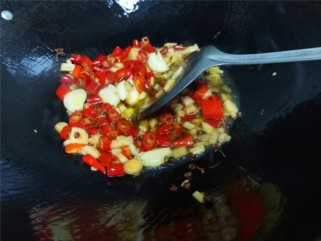 冬天进补，牛羊肉都不如这菜，8元1斤，和淮山一起炖，营养又美味