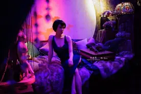 因为涨片酬，她错过《战狼2》成就卢靖姗，现出演《八佰》无人识图片