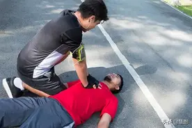 ​一精英跑者反思跑步太拼违背健康，本人却不幸晨跑猝死令人唏嘘图片
