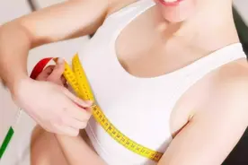 为何哺乳期后，宝妈的“胸部”会变小？坚持几招让胸部“不缩水”图片