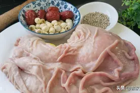 广东猪肚汤好喝有诀窍？别老一套煲，这样搭配，汤色奶白营养味美图片