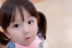 5岁女儿累了求抱抱，爸爸残忍拒绝，女儿接下来的话宝爸乖乖就范图片