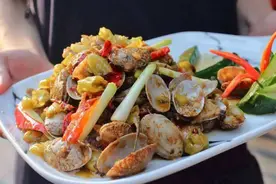 花蛤别再用盐吐沙，教你新方法，吐沙又快又干净图片