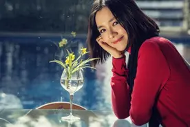 21年前，清华女生诸宸嫁给了卡塔尔皇子，如今怎么样了？图片
