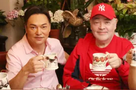 64岁歌手住老人院入不敷出，宣布复出开演唱会，不介意坐轮椅唱歌图片