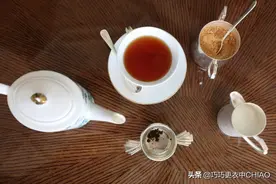 为什么英国人这么爱喝茶，为什么他们都往茶里加牛奶？图片