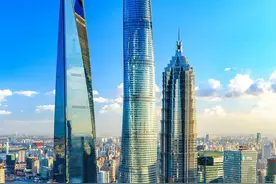 印度媒体称中国发展造假，美女记者千里验证真相，直呼想当中国人图片