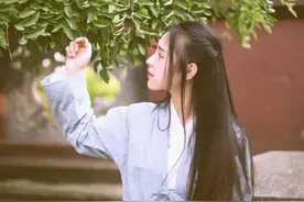 智慧的女人，婚后不靠丈夫，老年不靠孩子图片