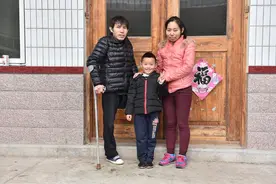 哑女嫁给瘸子村民曾笑话“只能续香火”，靠一根“藤”飞出山沟沟图片