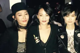 33岁白百何同框43岁周迅，网友：女神和女人的差距一目了然图片