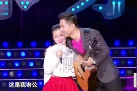 妈妈咪呀：这小姑娘咋看咋不像个妈妈，老公的颜值更高惊艳全场图片