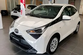 年轻人的新选择！油耗3升，落地5万，个性不输mini，新款Aygo来袭图片