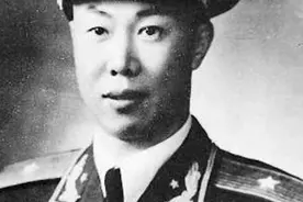 他是张震上将的亲家，曾任云南军区政委，女婿是上将，享年88岁图片