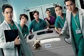 偶像剧医生敞开白大褂装帅，给人造成多年误区，现实可能会被通报图片