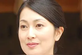 日本50岁气质美熟女明星鹤田真由图片