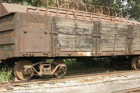 三把检车锤见证中国铁路百年货车发展史图片