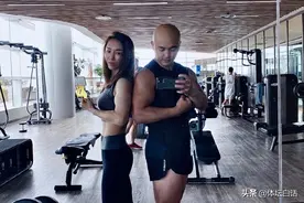 强悍！武僧一龙晒40岁姐姐健身照，颜值高腹肌发达，曾获柔道冠军图片