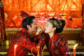 民间故事：寡妇夜请秀才吃饭，秀才被指点后致富，后得知寡妇非人图片
