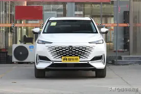 导购｜自主豪华SUV谁更强？长安UNI-K对比WEY VV7图片