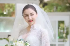 “蹦床公主”何雯娜和梁超“云婚礼惊喜亮相图片