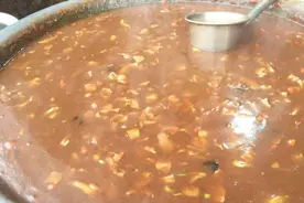 很多卖胡辣汤的要用木勺盛，到底是什么原因？看完可算知道了视频封面